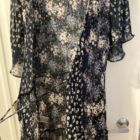 BCBG - Picture 5 of 5